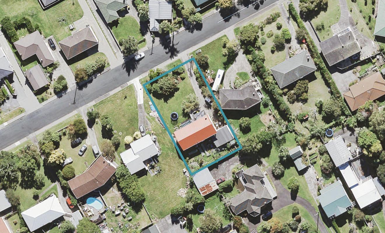 20 Barron Drive, Green Bay, Auckland - Carousel 1