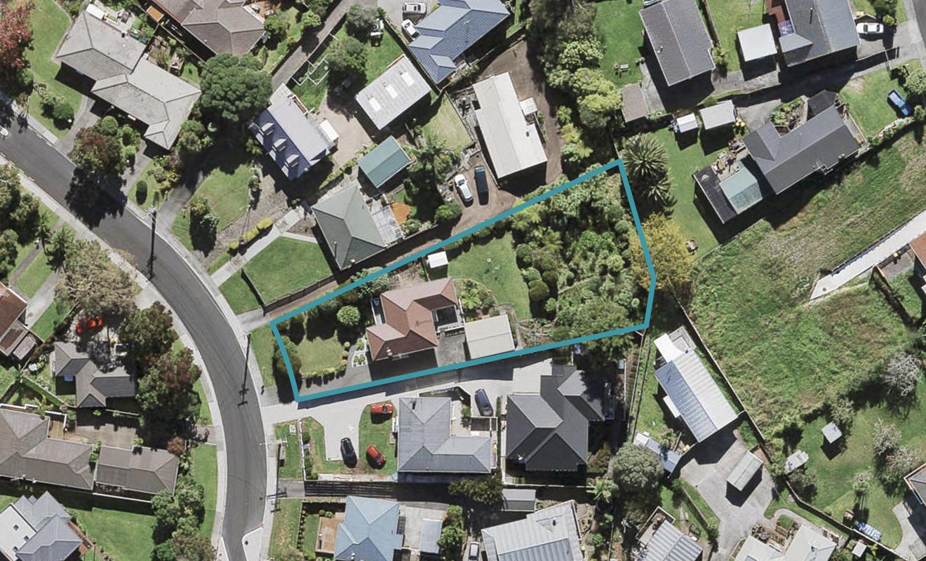 21 Duncan Avenue, Te Atatu South, Auckland - Carousel 1