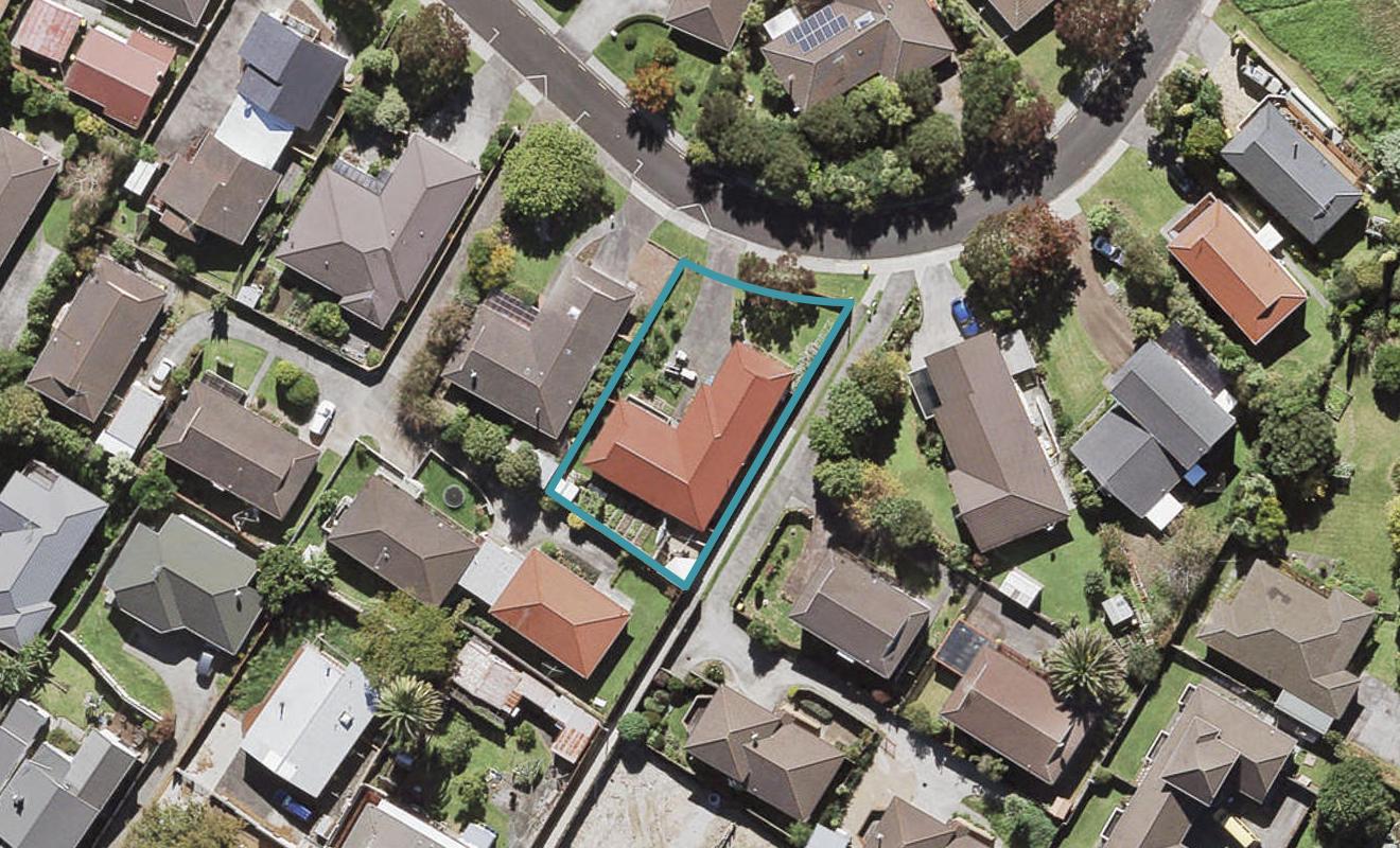15 Ciprian Place, Henderson, Auckland - Carousel 1
