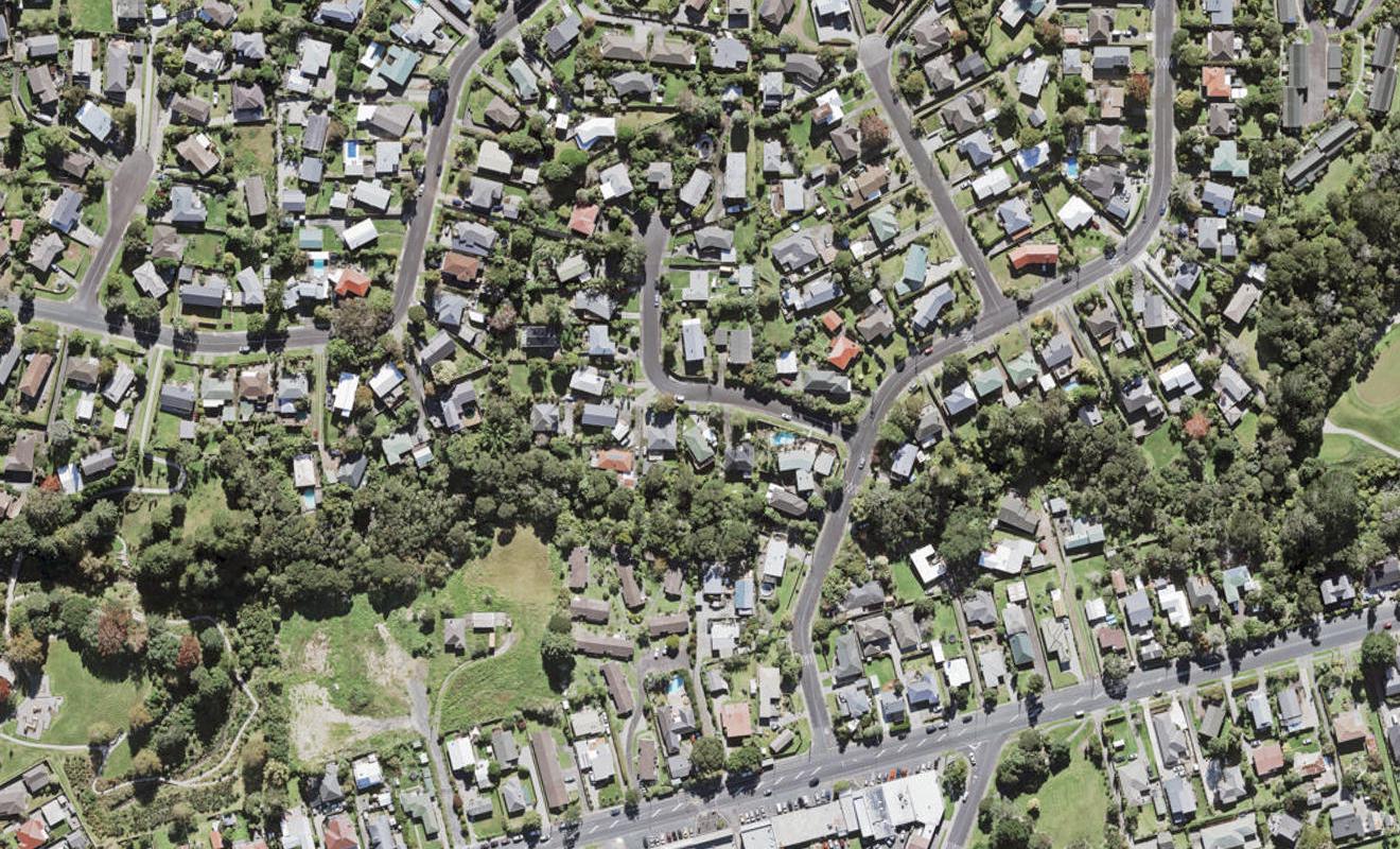 6 Thuja Street, Green Bay, Auckland - Carousel 1