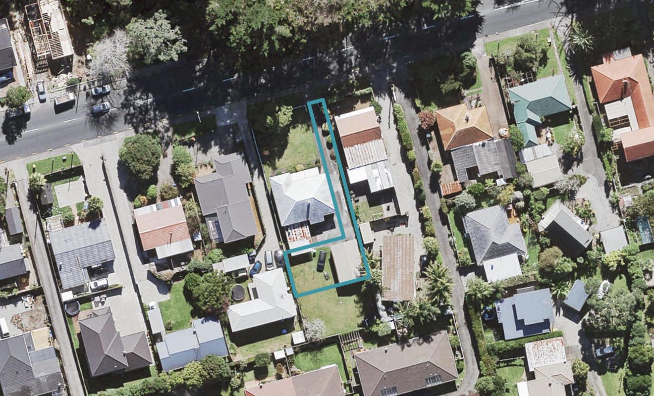 30D Godley Road, Green Bay, Auckland - Carousel 1