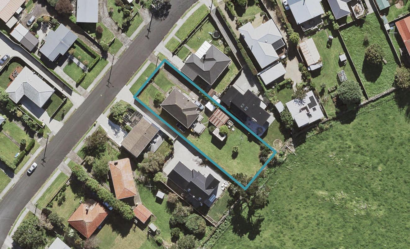 36 Wellesley Road, Mangere Bridge, Auckland - Carousel 1