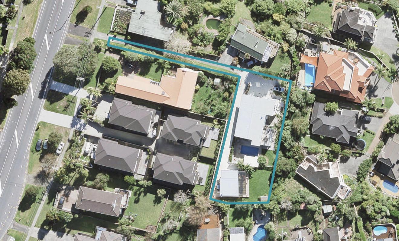 795 East Coast Road, Northcross, Auckland - Carousel 1