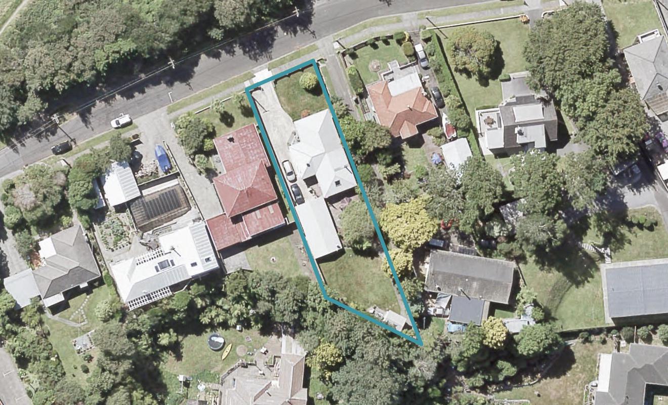 15A Rowe Parade, Wainuiomata, Lower Hutt - Carousel 1