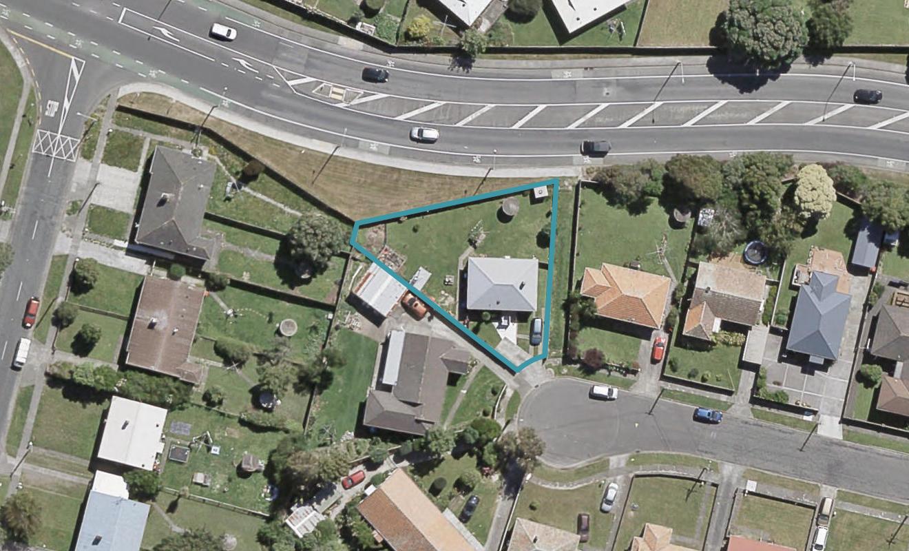 12 Avery Grove, Boulcott, Lower Hutt - Carousel 1