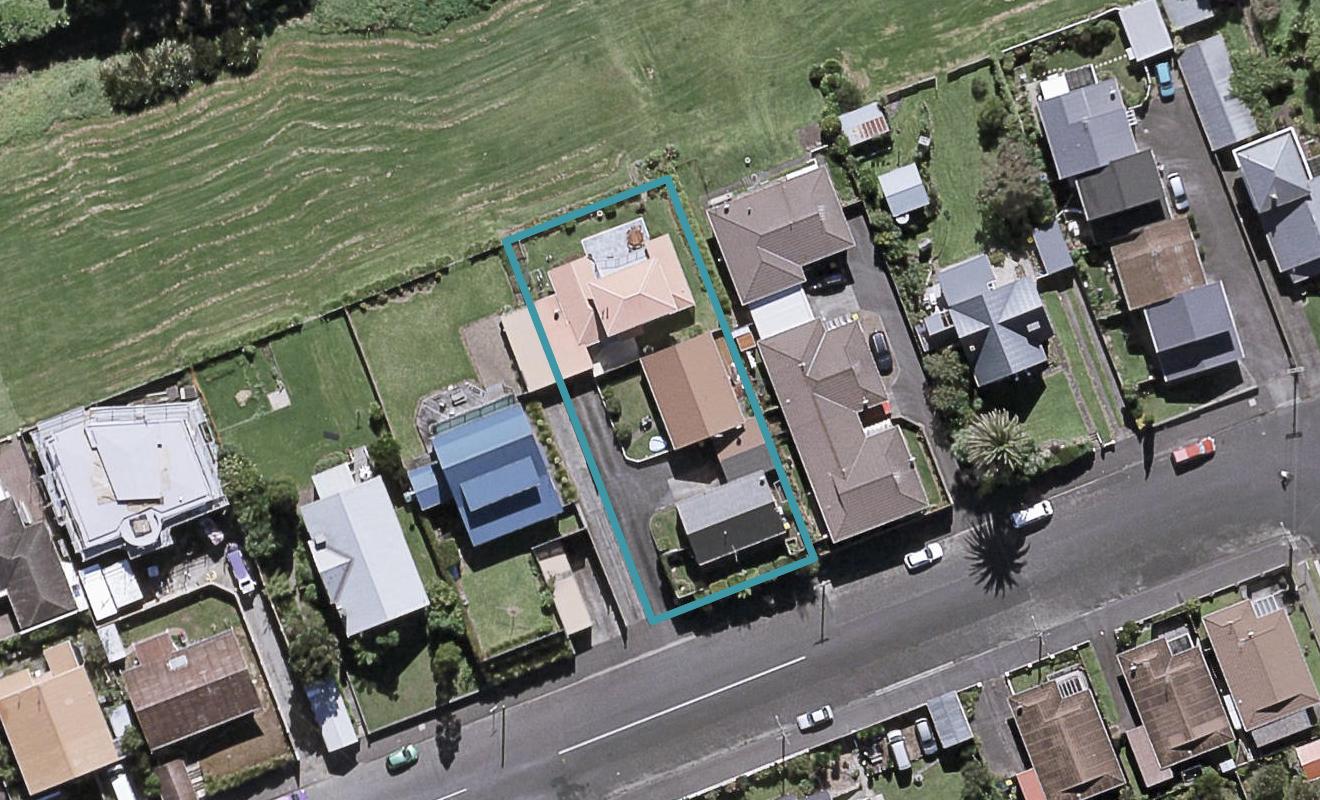 2/10 Birdwood Avenue, Moturoa, New Plymouth - Carousel 1