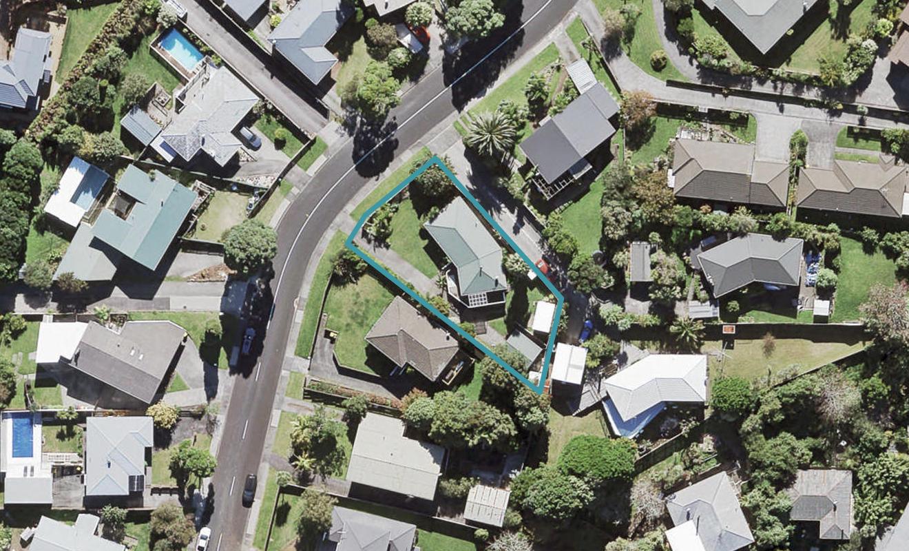 14 Lantana Road, Green Bay, Auckland - Carousel 1