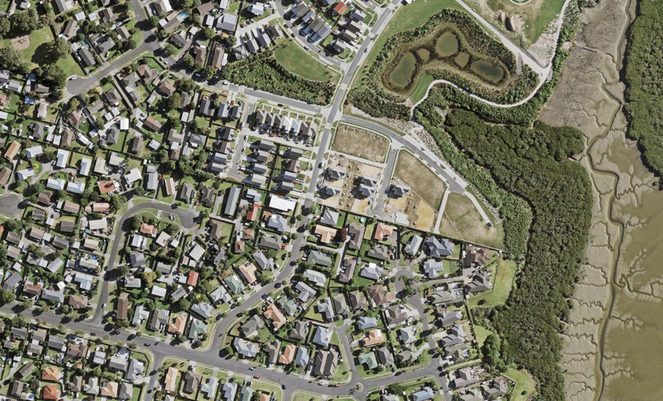 23 Kaimoana Street, Weymouth, Auckland - Carousel 1