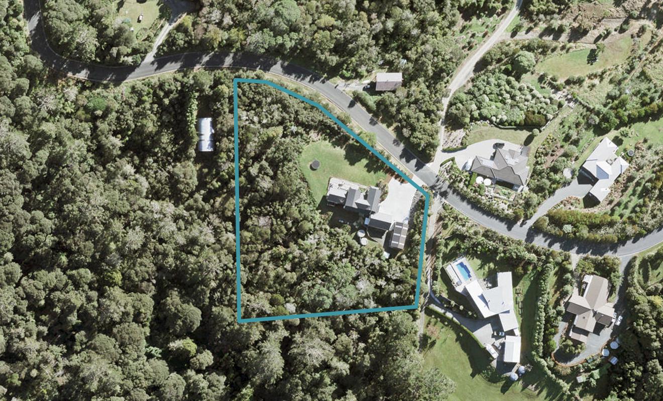 8 McCallum Drive, Sandspit, Warkworth - Carousel 1