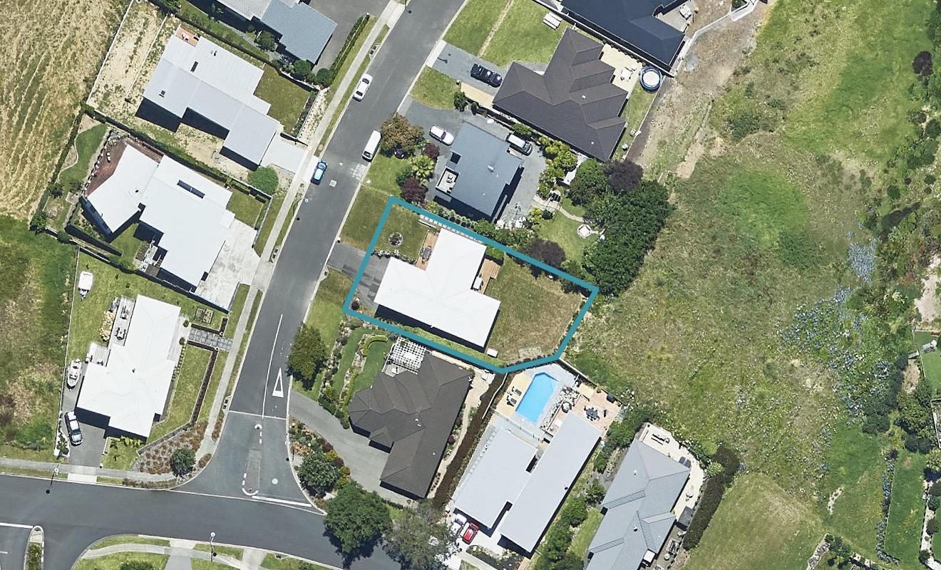 6 Estuary View Road, Welcome Bay, Tauranga - Carousel 1