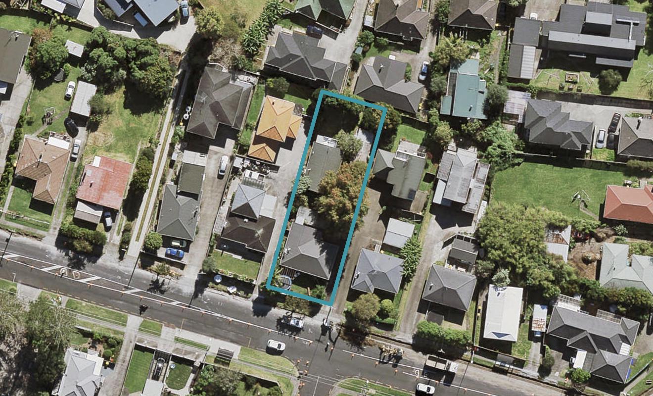 2/7 Raleigh Rd, Northcote, Auckland - Carousel 1