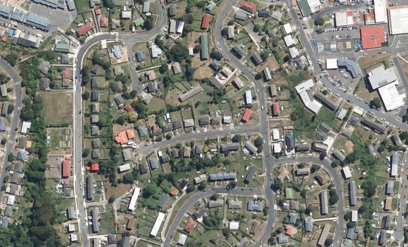 8 Cumberland Grove, Cannons Creek, Porirua - Carousel 1