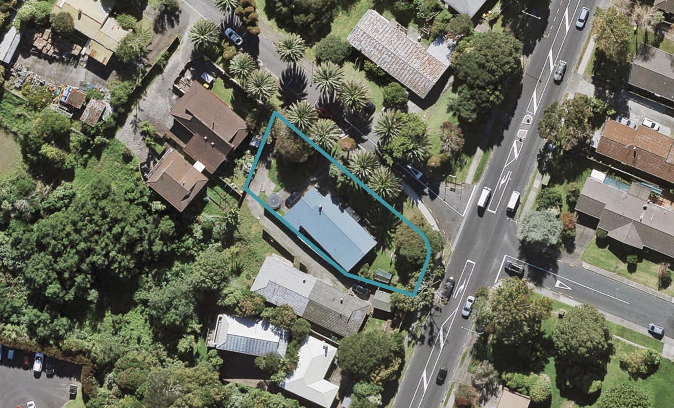 54 Edmonton Road, Henderson, Auckland - Carousel 1