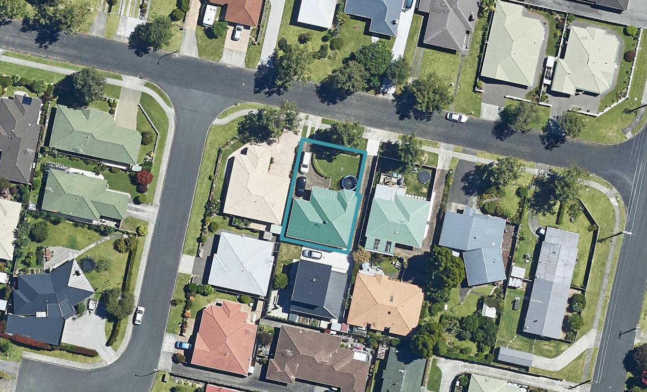 21 Ngahere Street, Otumoetai, Tauranga - Carousel 1