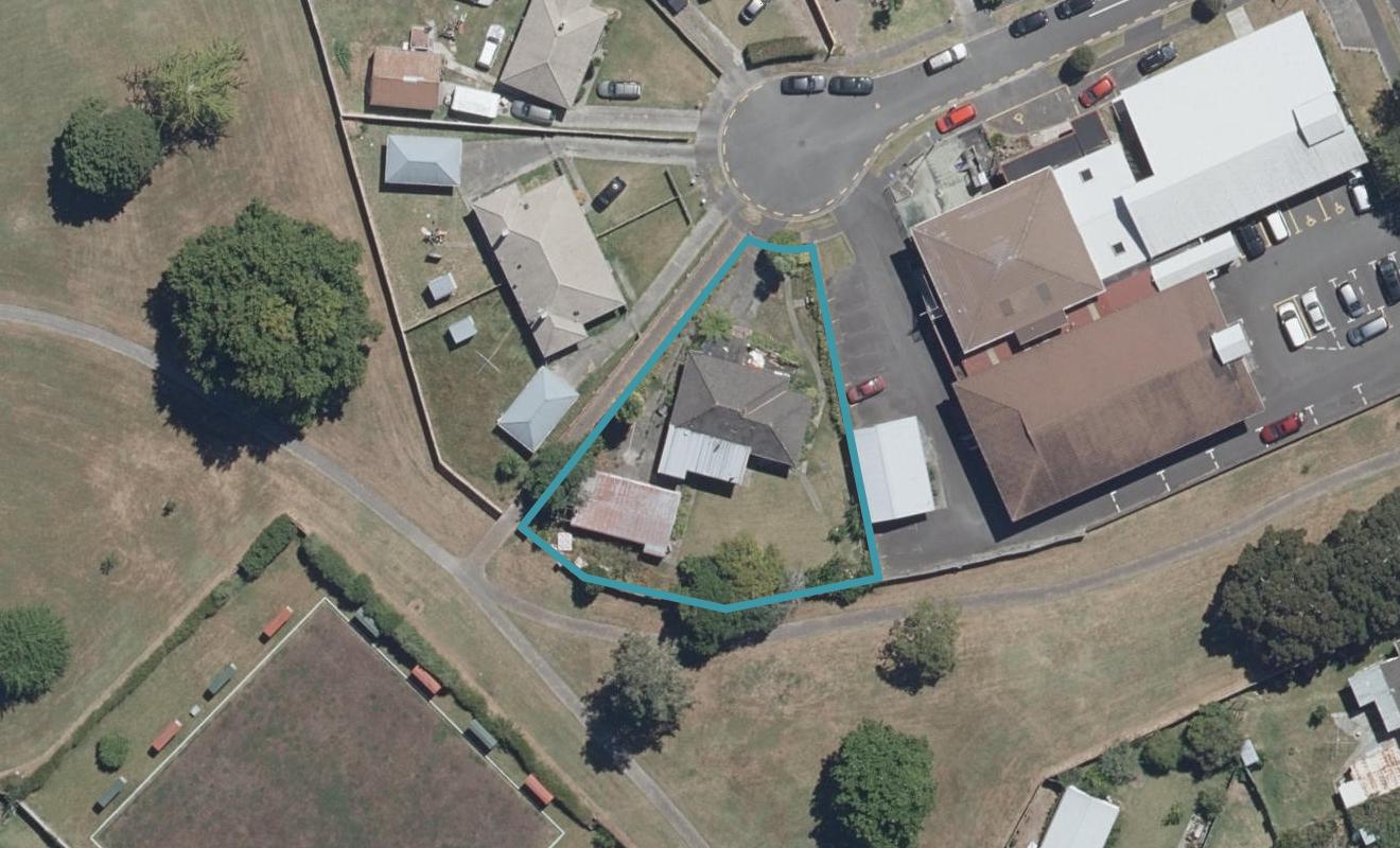 9 Searancke Place, Fairfield, Hamilton - Carousel 1