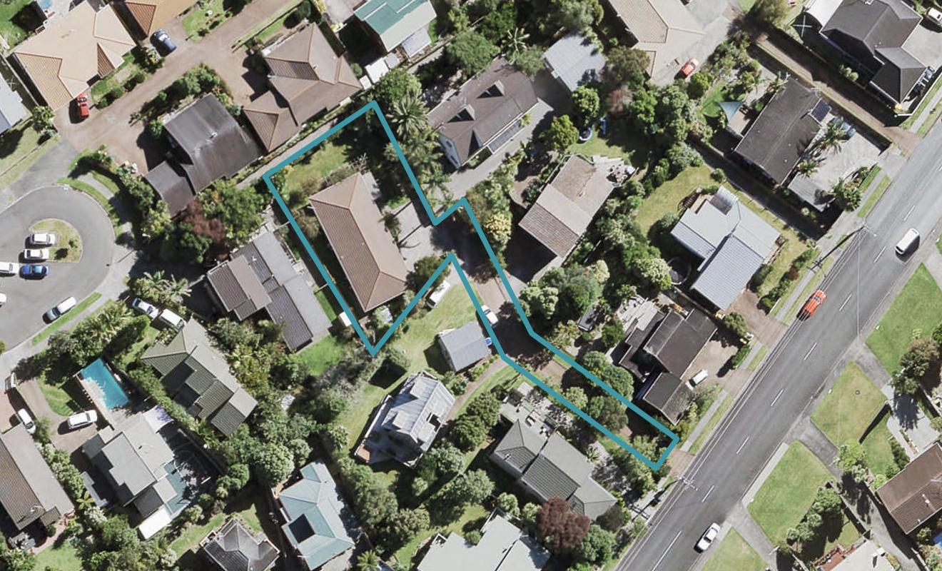 19C Avonleigh Road, Green Bay, Auckland - Carousel 1