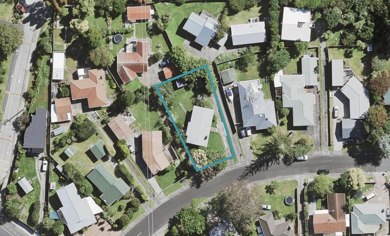 12 Sunray Avenue, Titirangi, Auckland - Carousel 1