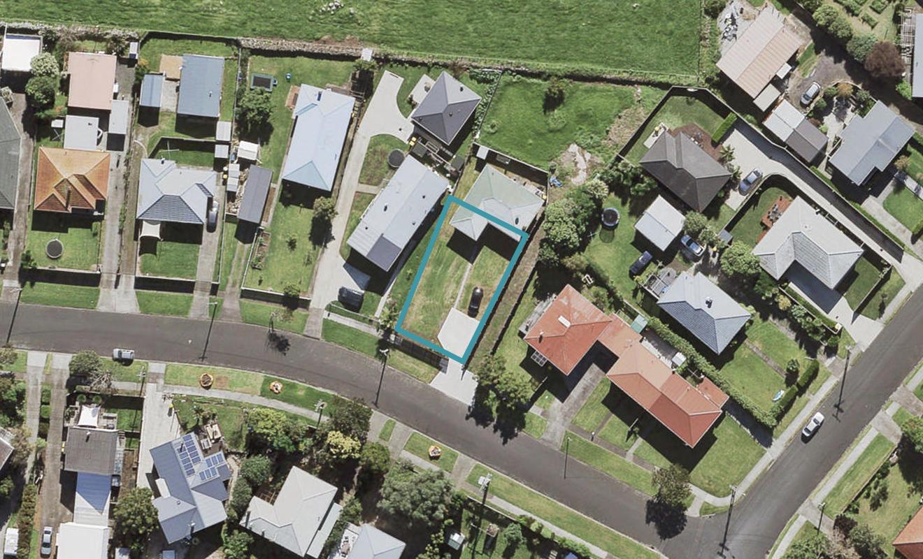 3 Kiekie Road, Mangere Bridge, Auckland - Carousel 1