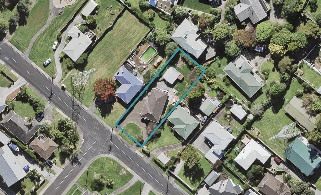 20 Wakeling Avenue, Te Atatu South, Auckland - Carousel 1