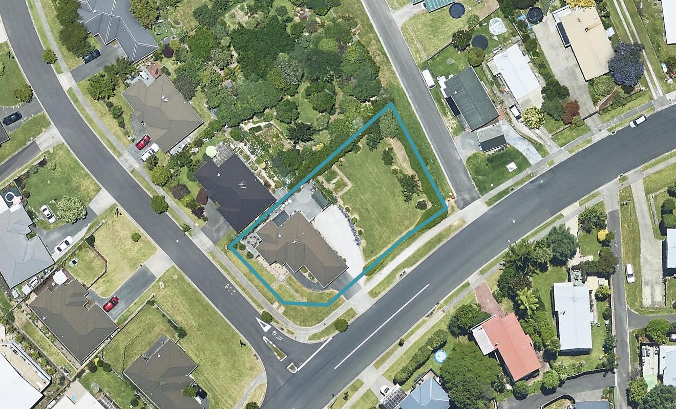 2 Bateleur Close, Welcome Bay, Tauranga - Carousel 1