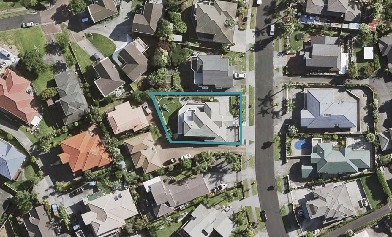 27 Ribbonwood Crescent, Goodwood Heights, Auckland - Carousel 1