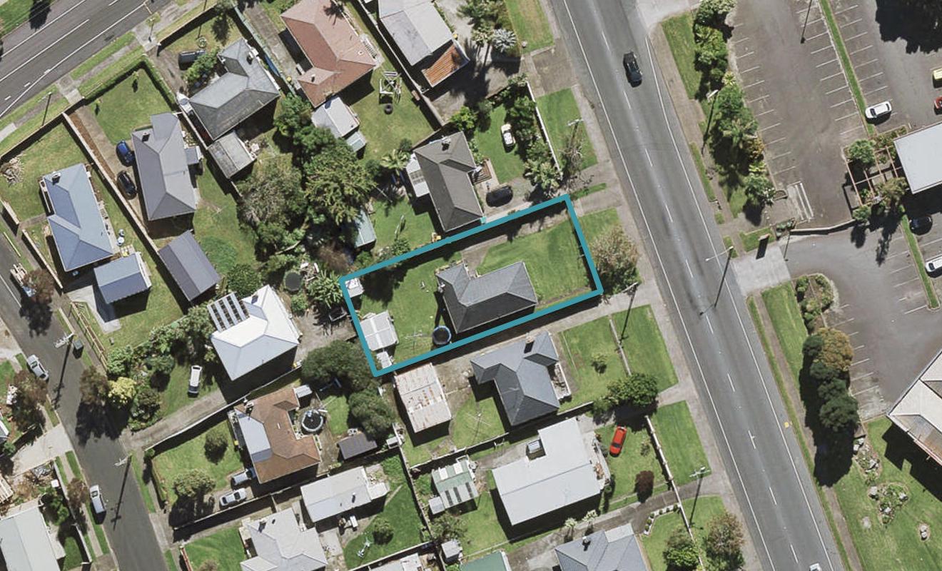 110 Coronation Road, Mangere Bridge, Auckland - Carousel 1