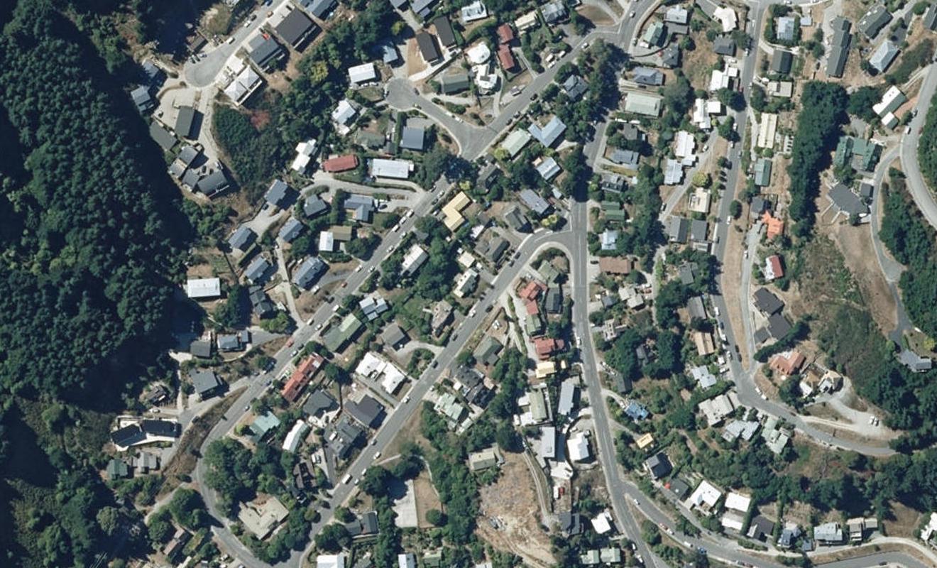 22 Williams Street, Sunshine Bay, Queenstown - Carousel 1