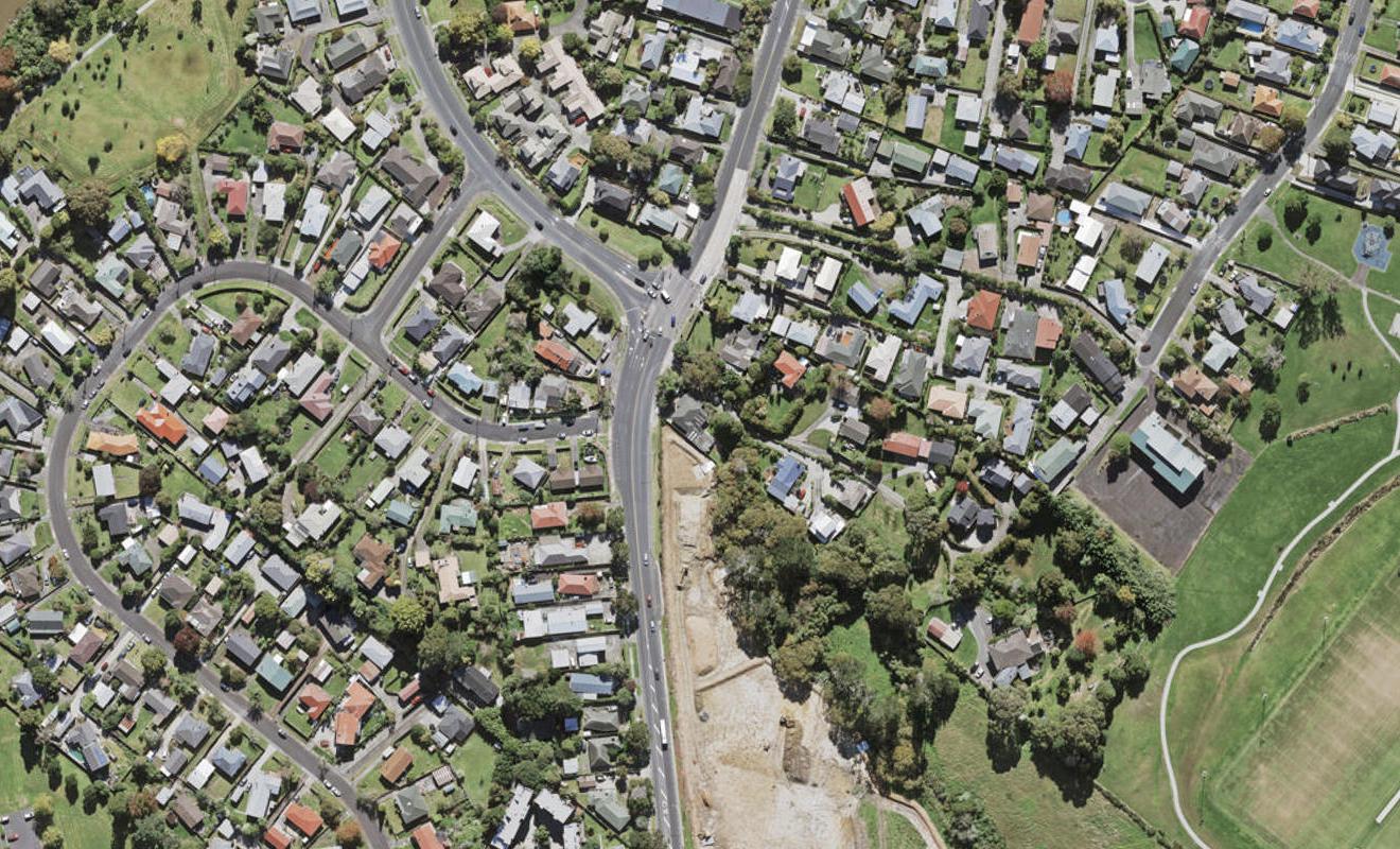 127 Edmonton Road, Henderson, Auckland - Carousel 1