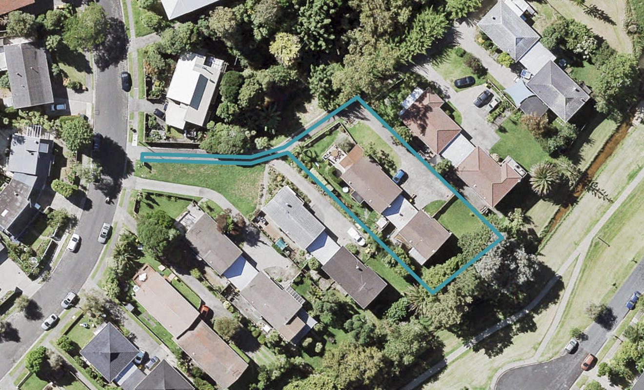 1/12 Scarlock Avenue, Browns Bay, Auckland - Carousel 1