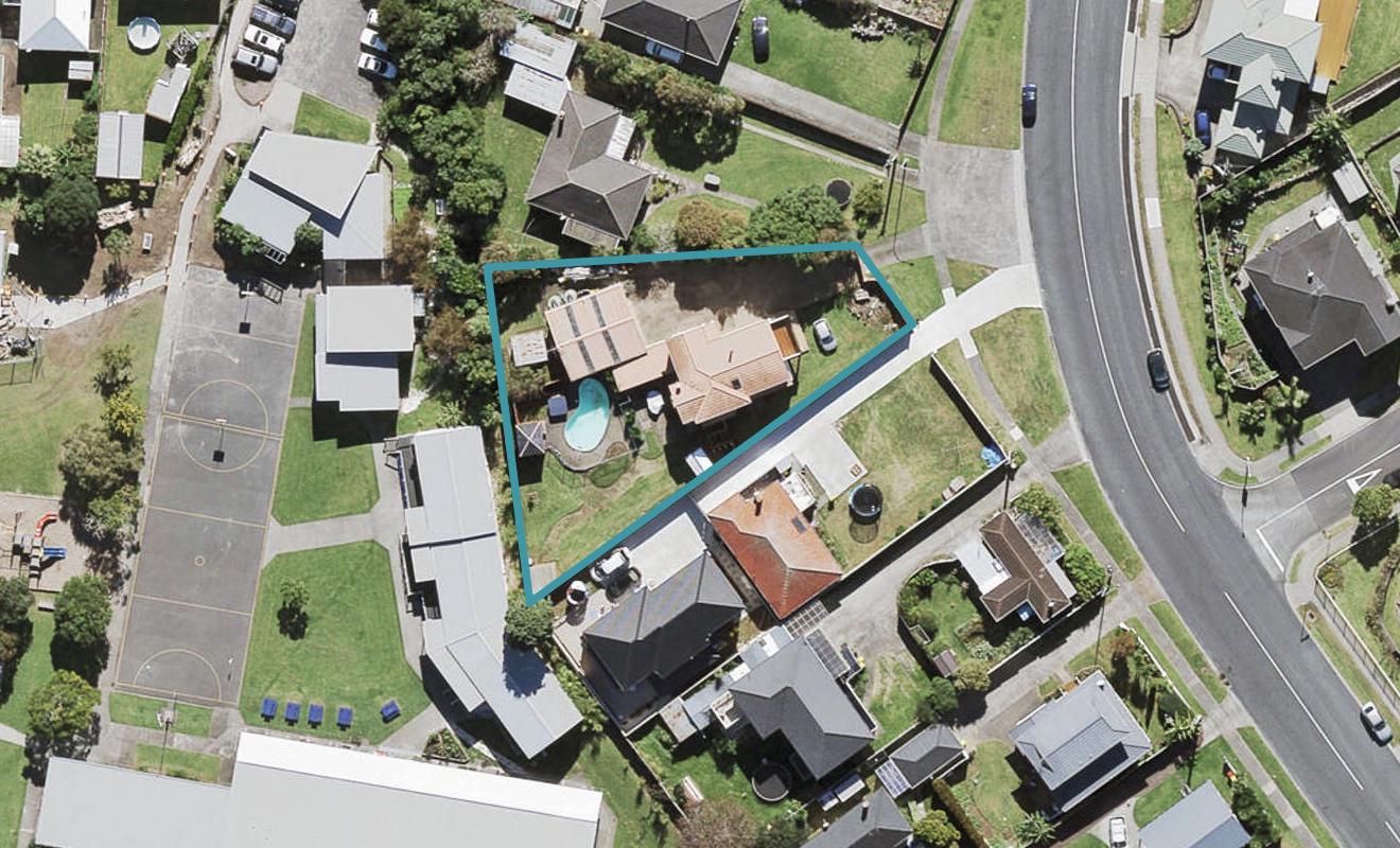 428 Old Te Atatu Road, Te Atatu Peninsula, Auckland - Carousel 1
