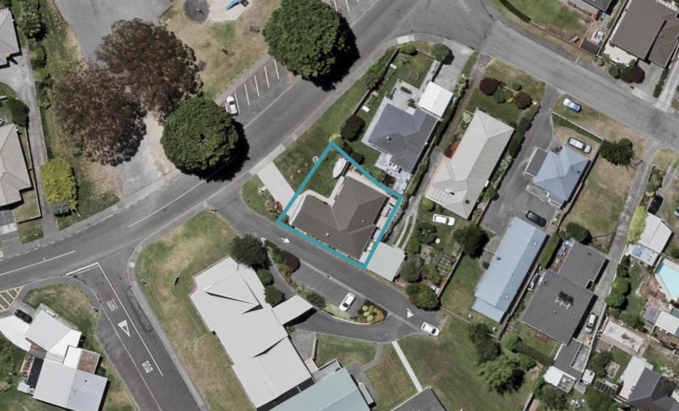 16 Weka Road, Raumati Beach, Paraparaumu - Carousel 1