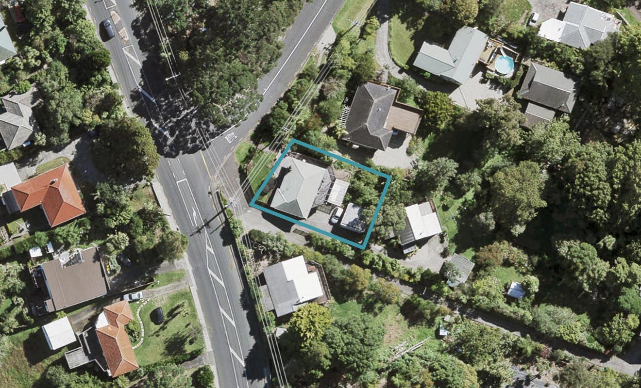 58 West Lynn Road, Titirangi, Auckland - Carousel 1