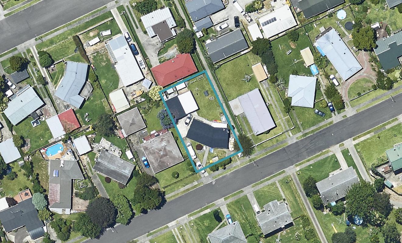 18 Dingadee Street, Welcome Bay, Tauranga - Carousel 1