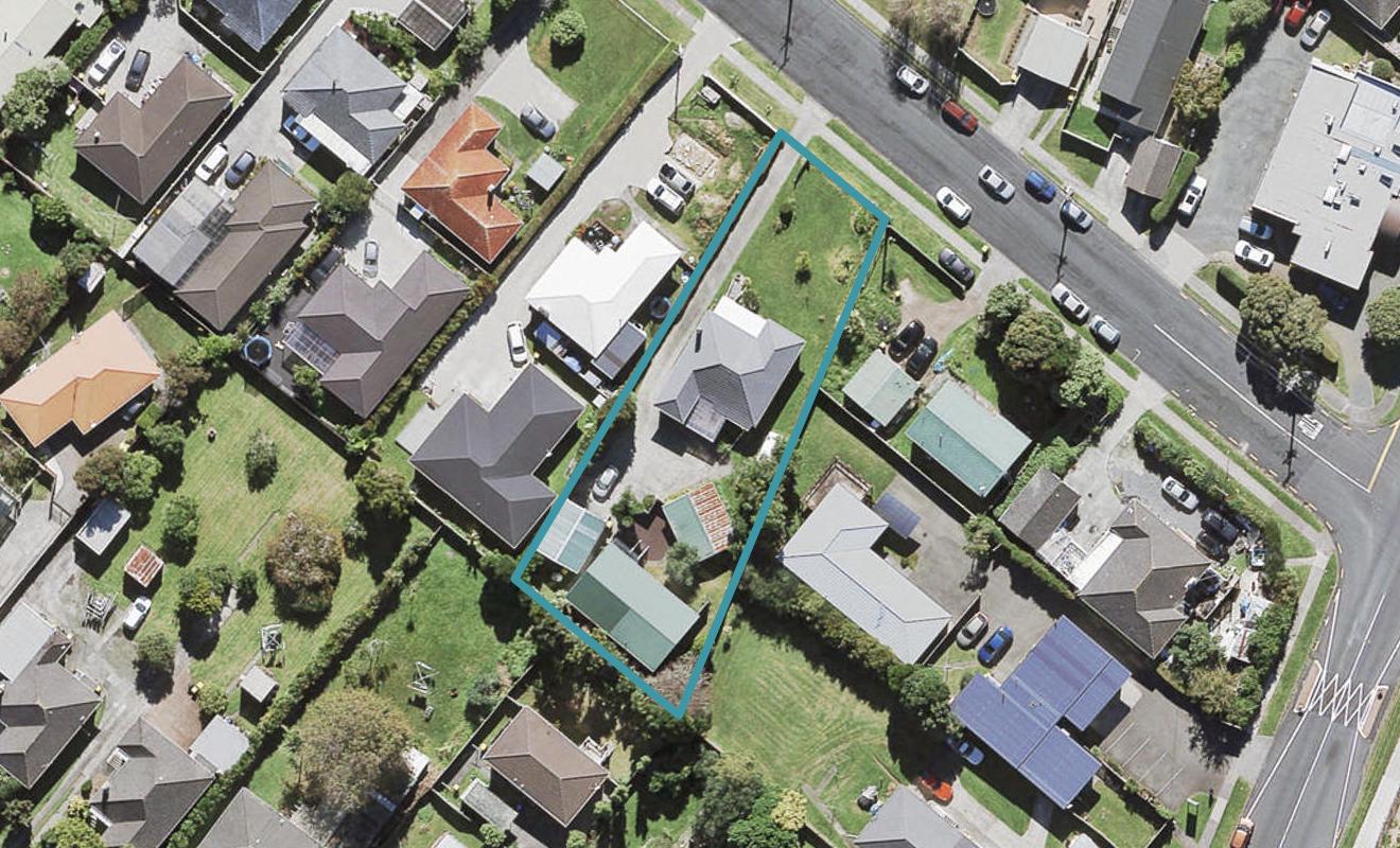 1/2 Netherlands Avenue, Kelston, Auckland - Carousel 1
