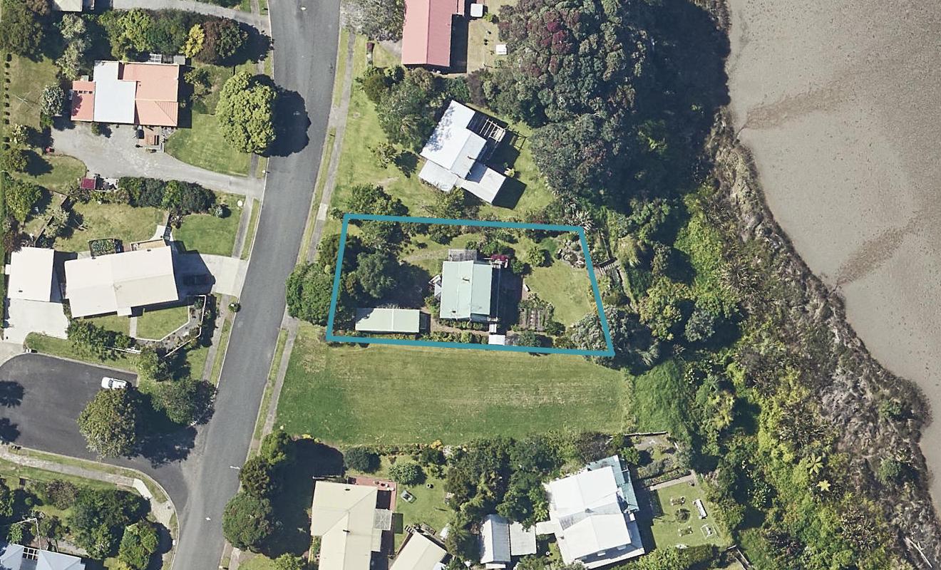 24 Pohutukawa Drive, Athenree, Katikati - Carousel 1