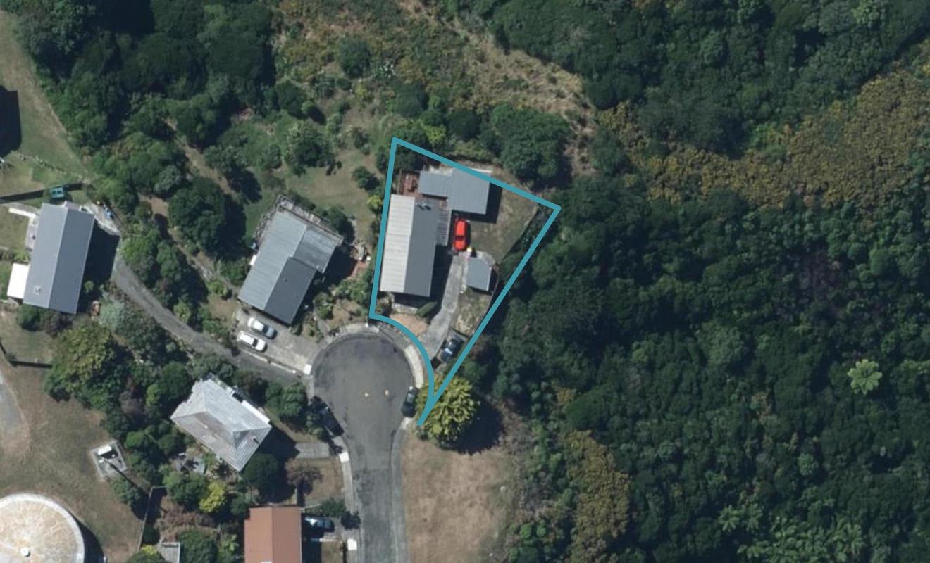 13 Crown Hill, Titahi Bay, Porirua - Carousel 1