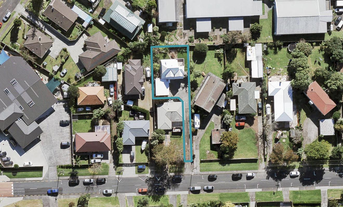 8A Waipani Road, Te Atatu Peninsula, Auckland - Carousel 1