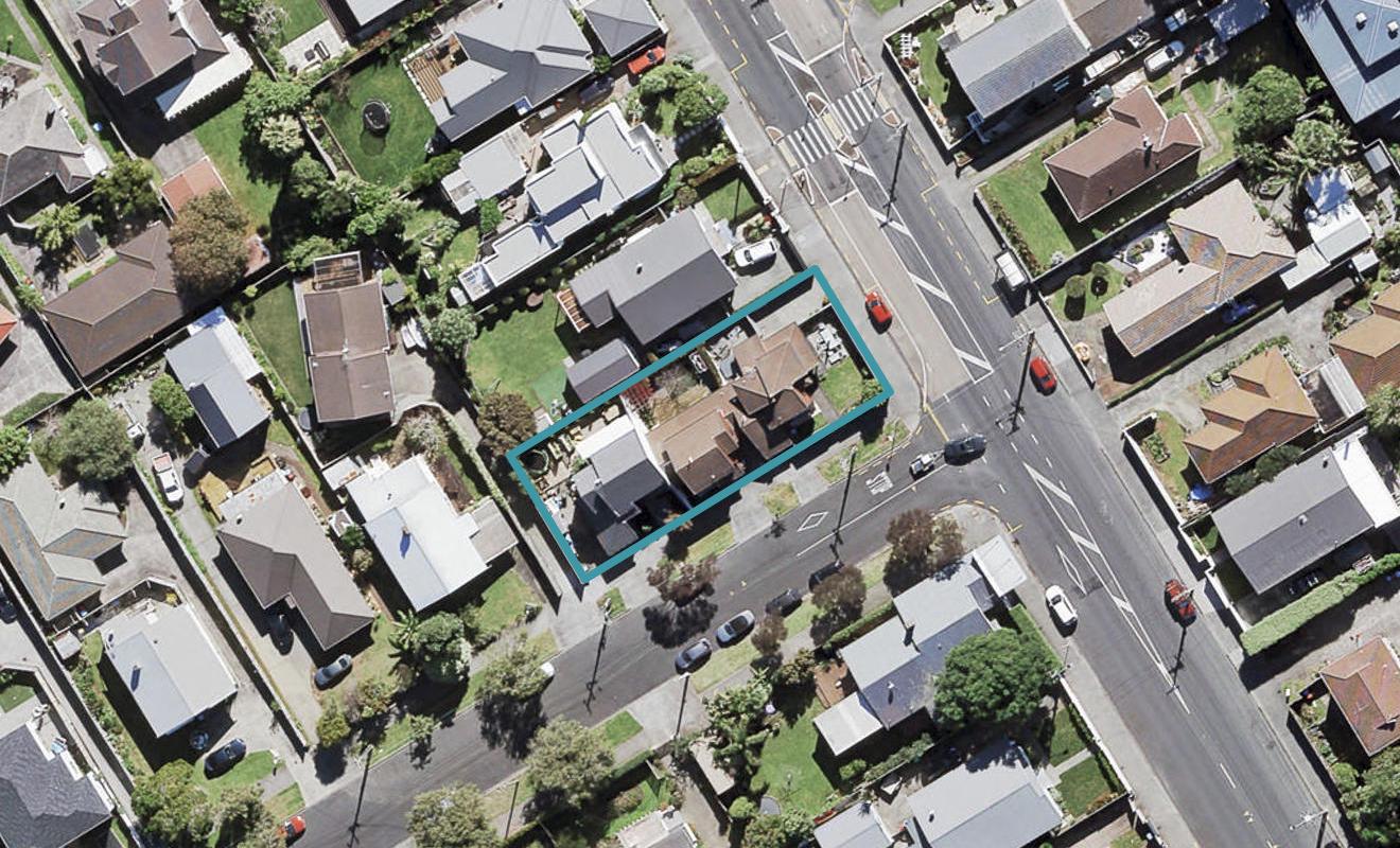 1 St Michaels Avenue, Point Chevalier, Auckland - Carousel 1