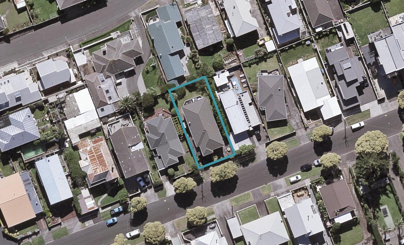 11 McLean Street, Strandon, New Plymouth - Carousel 1