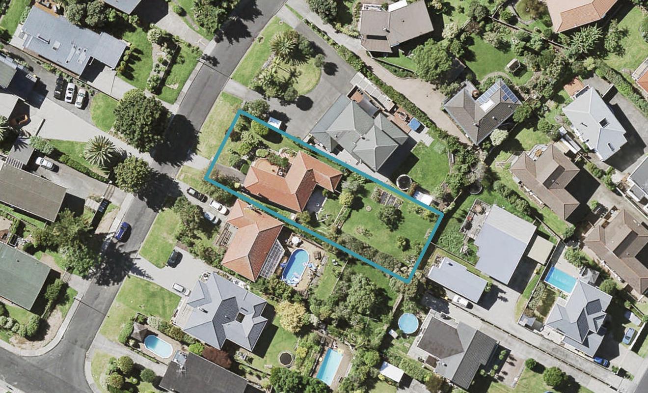 7 Coates Road, Cockle Bay, Auckland - Carousel 1