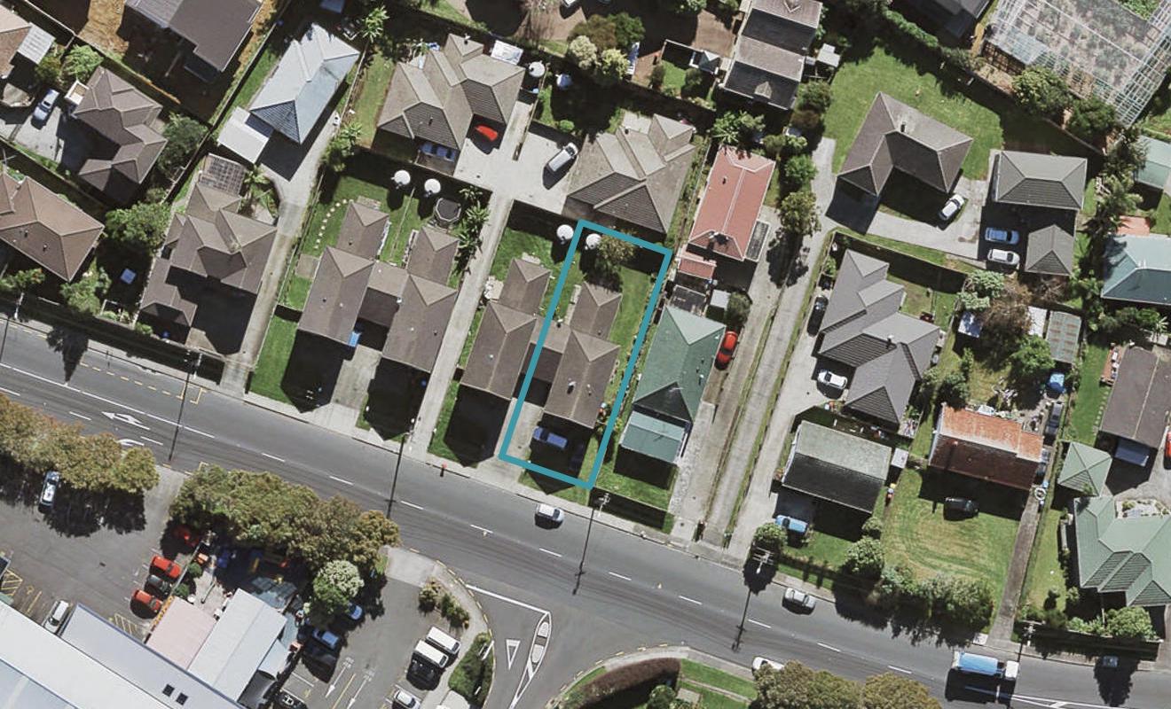 31A Carr Road, Three Kings, Auckland - Carousel 1