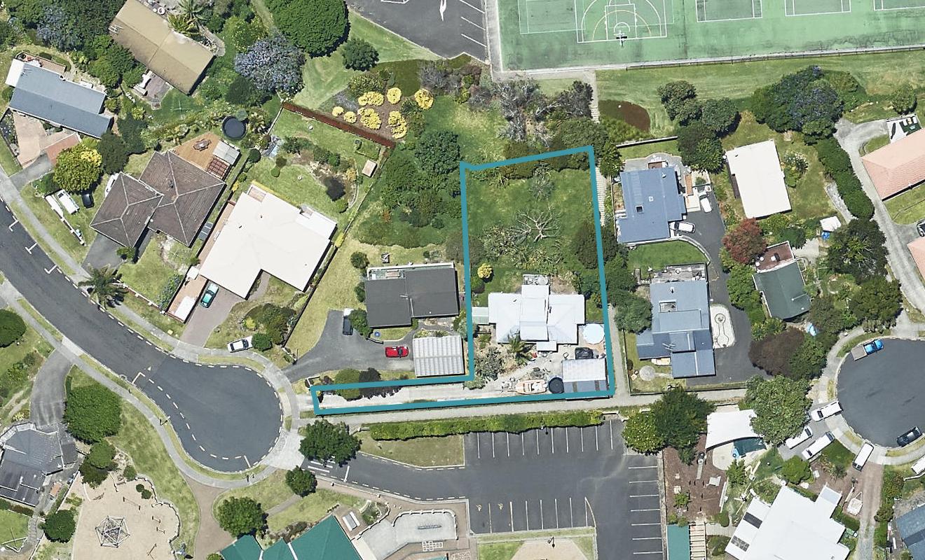 9 Holmburn Street, Welcome Bay, Tauranga - Carousel 1
