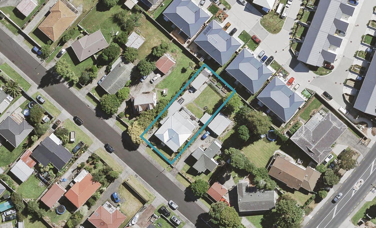 5 Solea Road, Sunnyvale, Auckland - Carousel 1