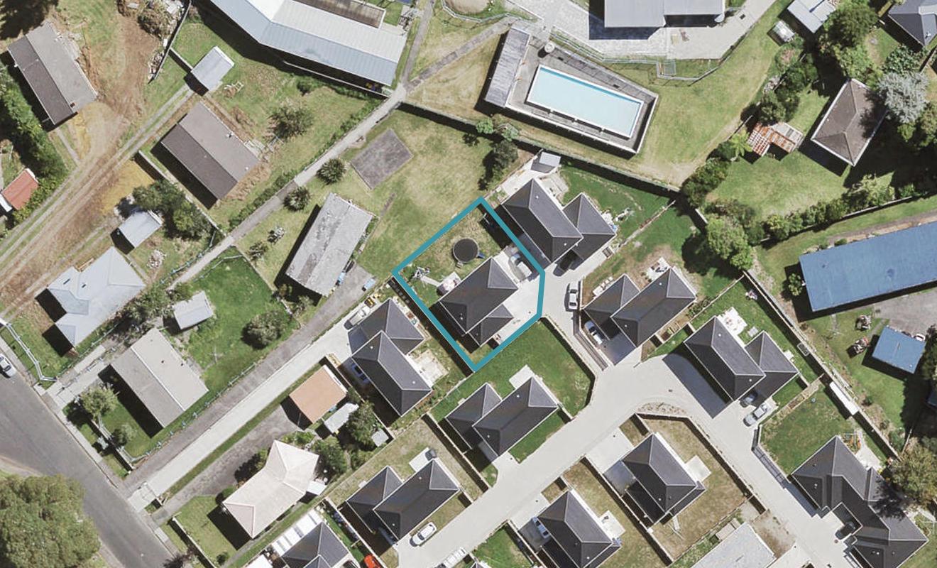 13 Waitoro Lane, Henderson, Auckland - Carousel 1