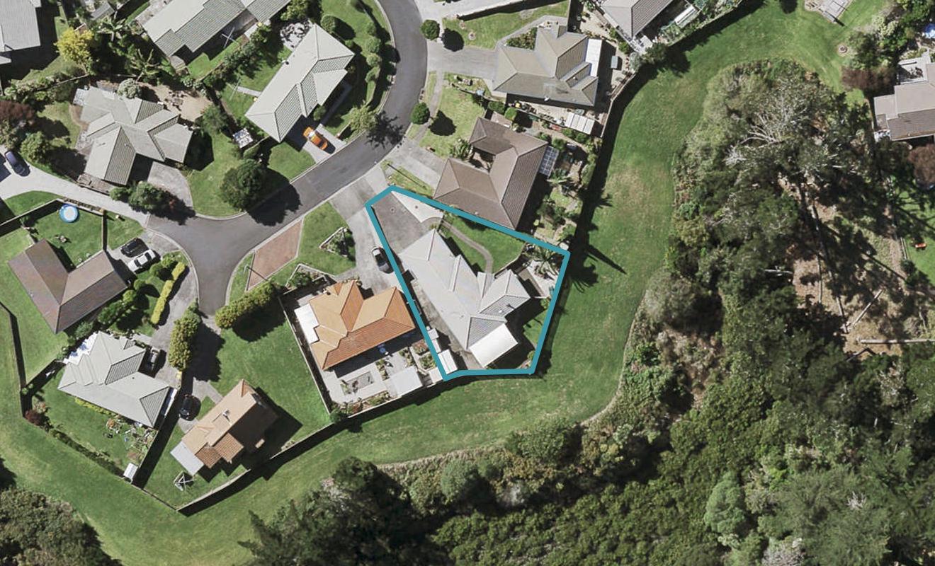 16 Lutana Place, Burswood, Auckland - Carousel 1