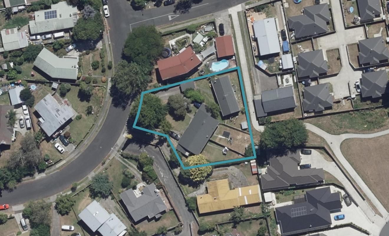 18 Joanna Place, Deanwell, Hamilton - Carousel 1