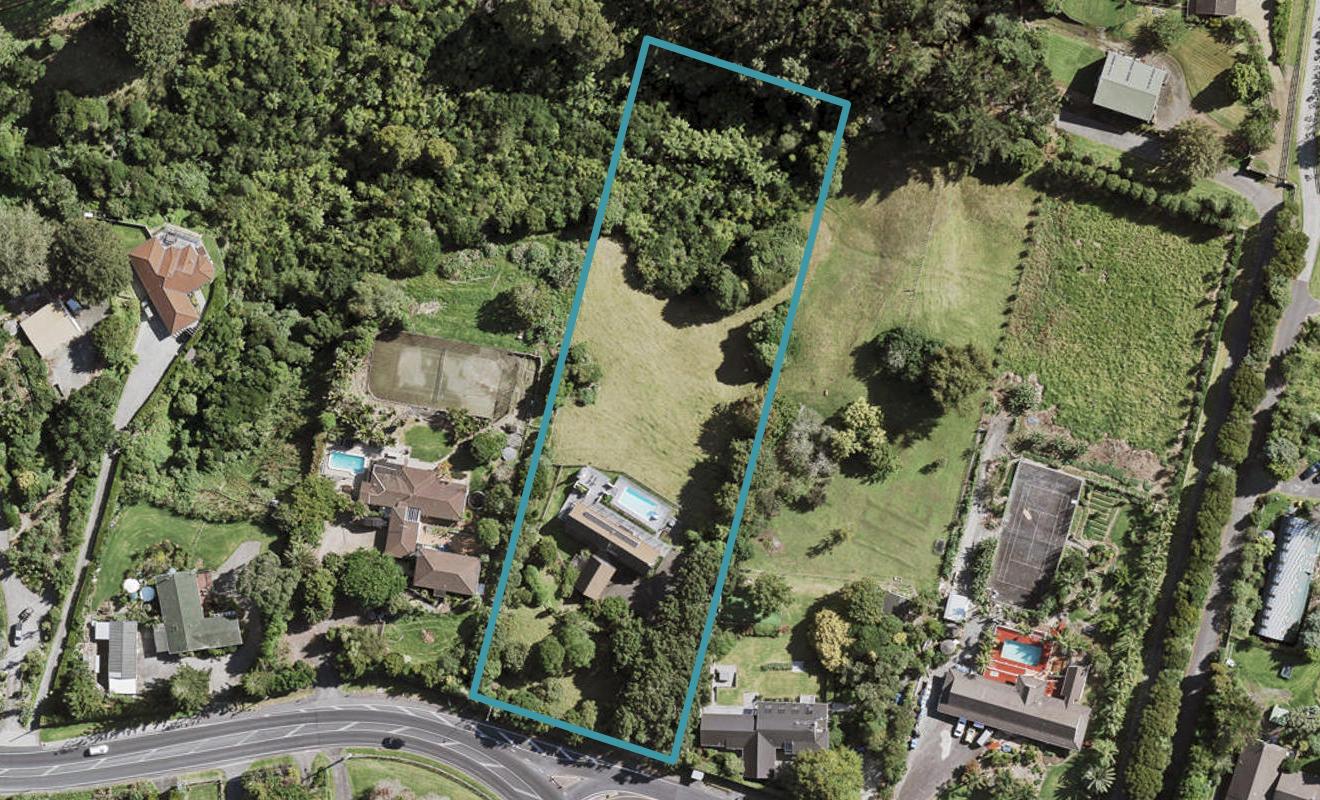 322 REDOUBT RD, Totara Park, Auckland - Carousel 1