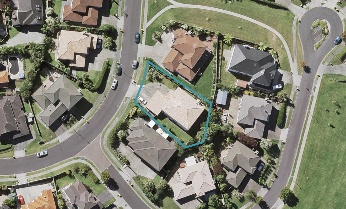 9 Rosses Place, Pinehill, Auckland - Carousel 1