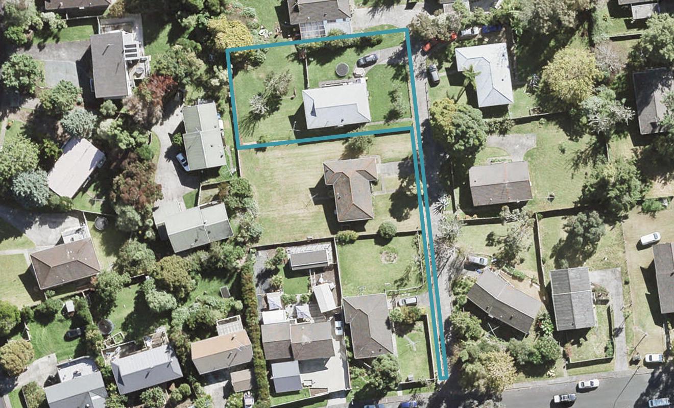 31 Nor'East Drive, Northcross, Auckland - Carousel 1
