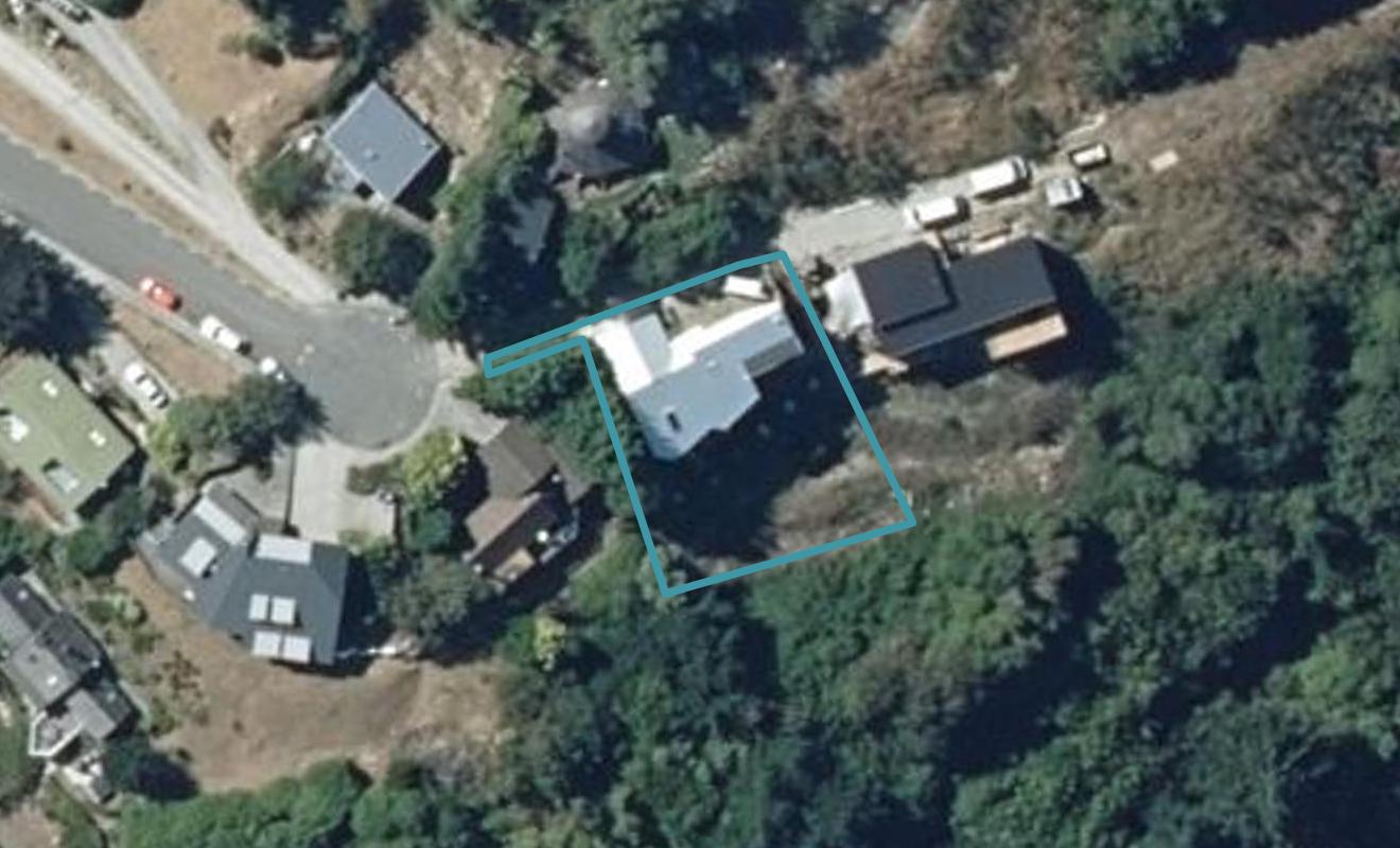 30 McKerrow Place, Sunshine Bay, Queenstown - Carousel 1